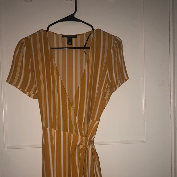 forever 21 wrap dress - Picture 3 of 5